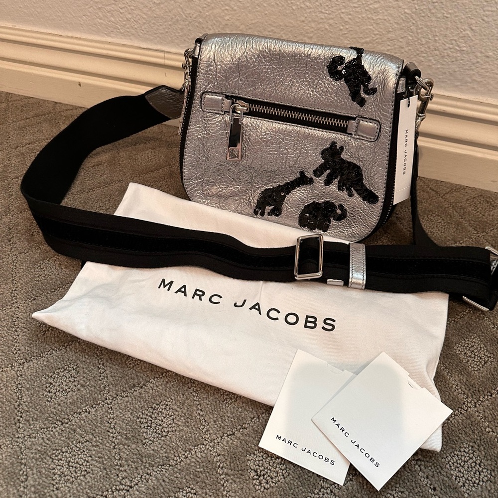 Mark Jacobs crossbody silver bag